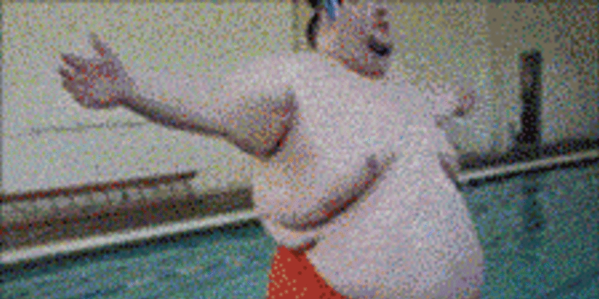 Как выглядит жир на животе. Похудение gif. Девушка с пухлым животиком. Трясут жиром. Живот рисунок.